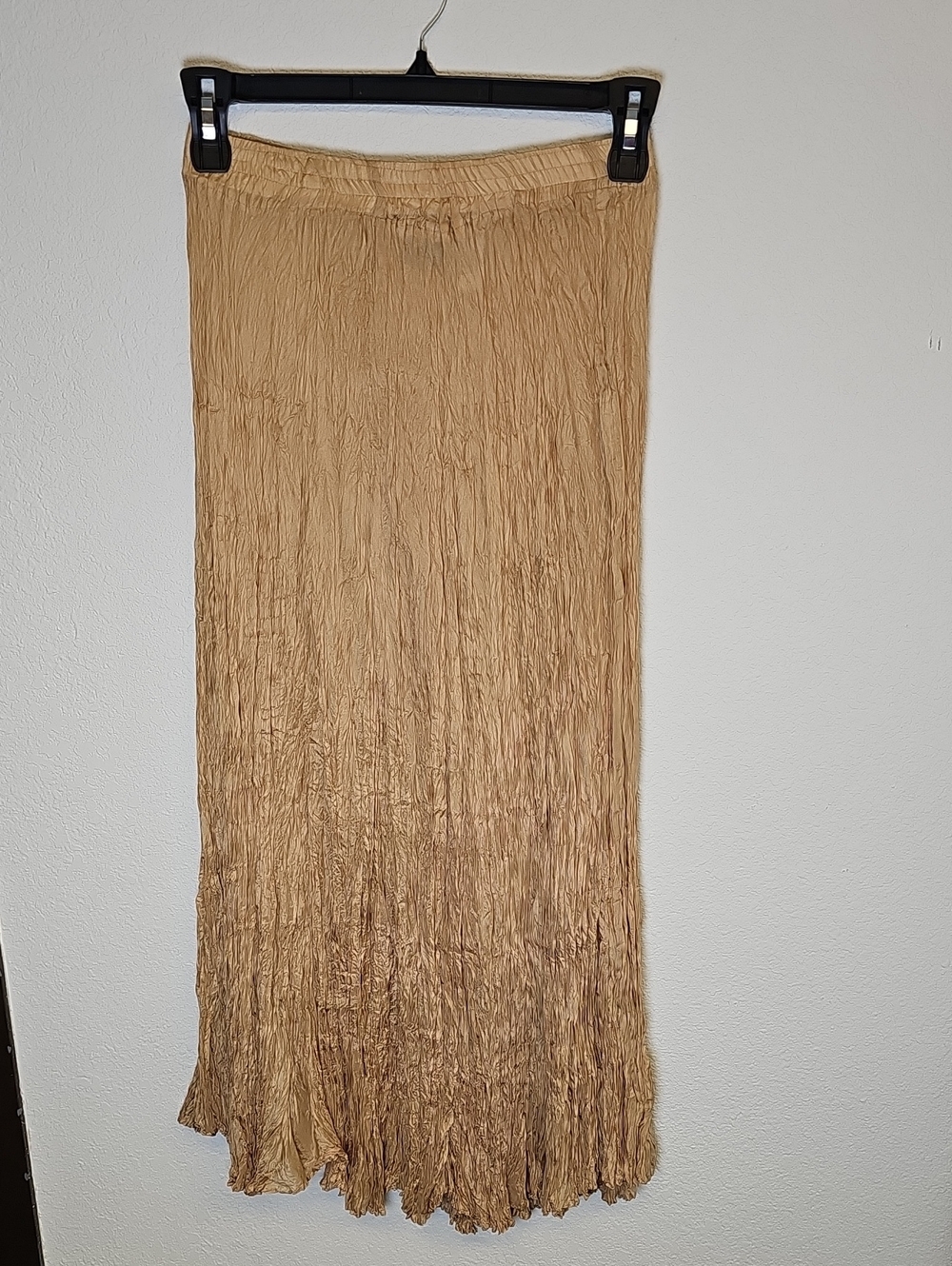 100% Silk Women's Crinkled Maxi Skirt in Gold Says Small Fits Medium